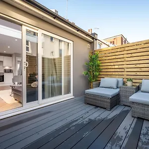 brandnew-stylish-house-with-patio-for-6-in-central-brighton.brighton-hotels-england.com/